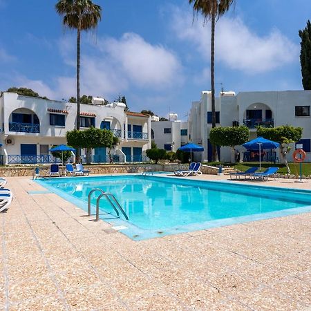 Sea Breeze 1-Br Apt In 皮拉 外观 照片