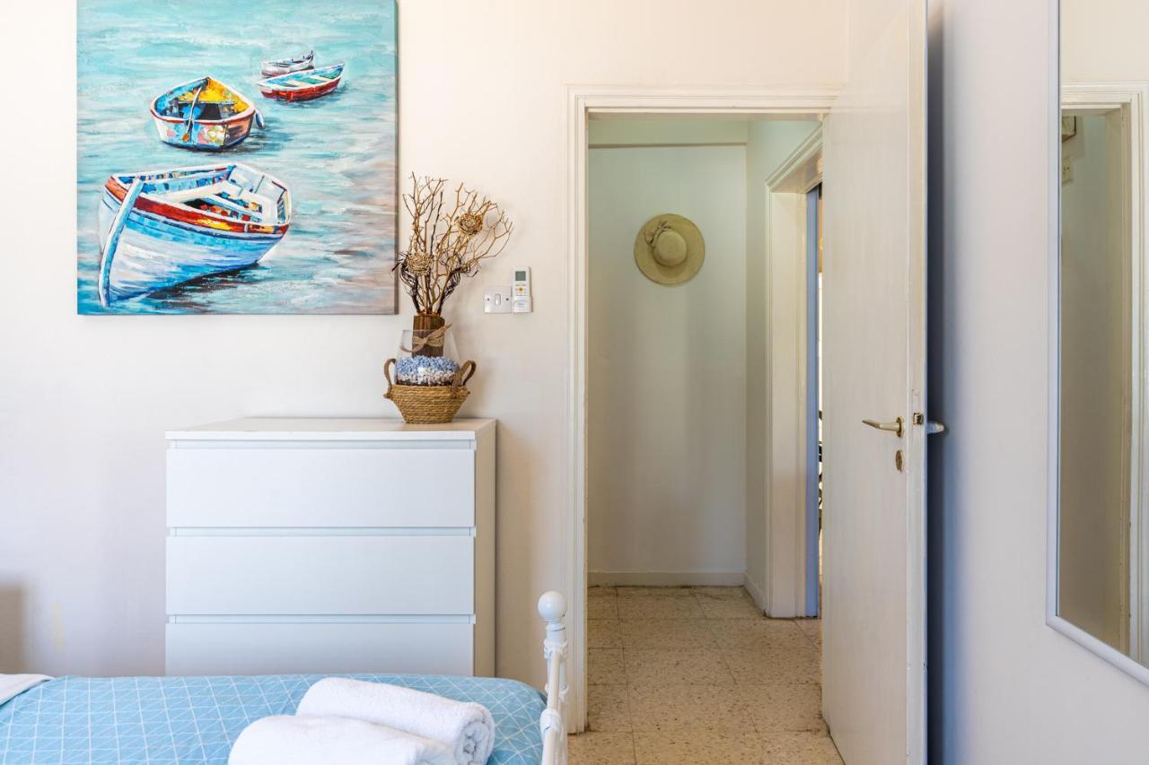 Sea Breeze 1-Br Apt In 皮拉 外观 照片