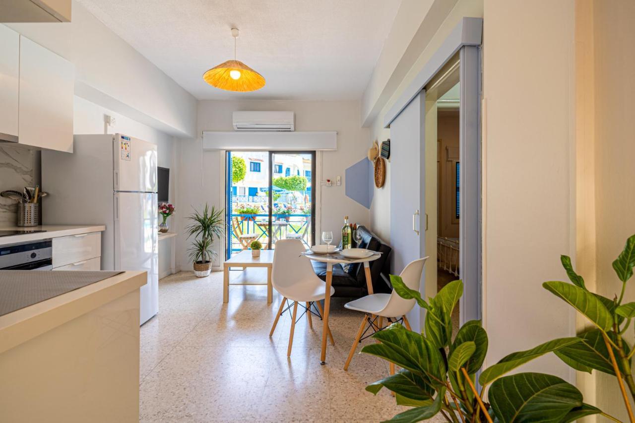 Sea Breeze 1-Br Apt In 皮拉 外观 照片