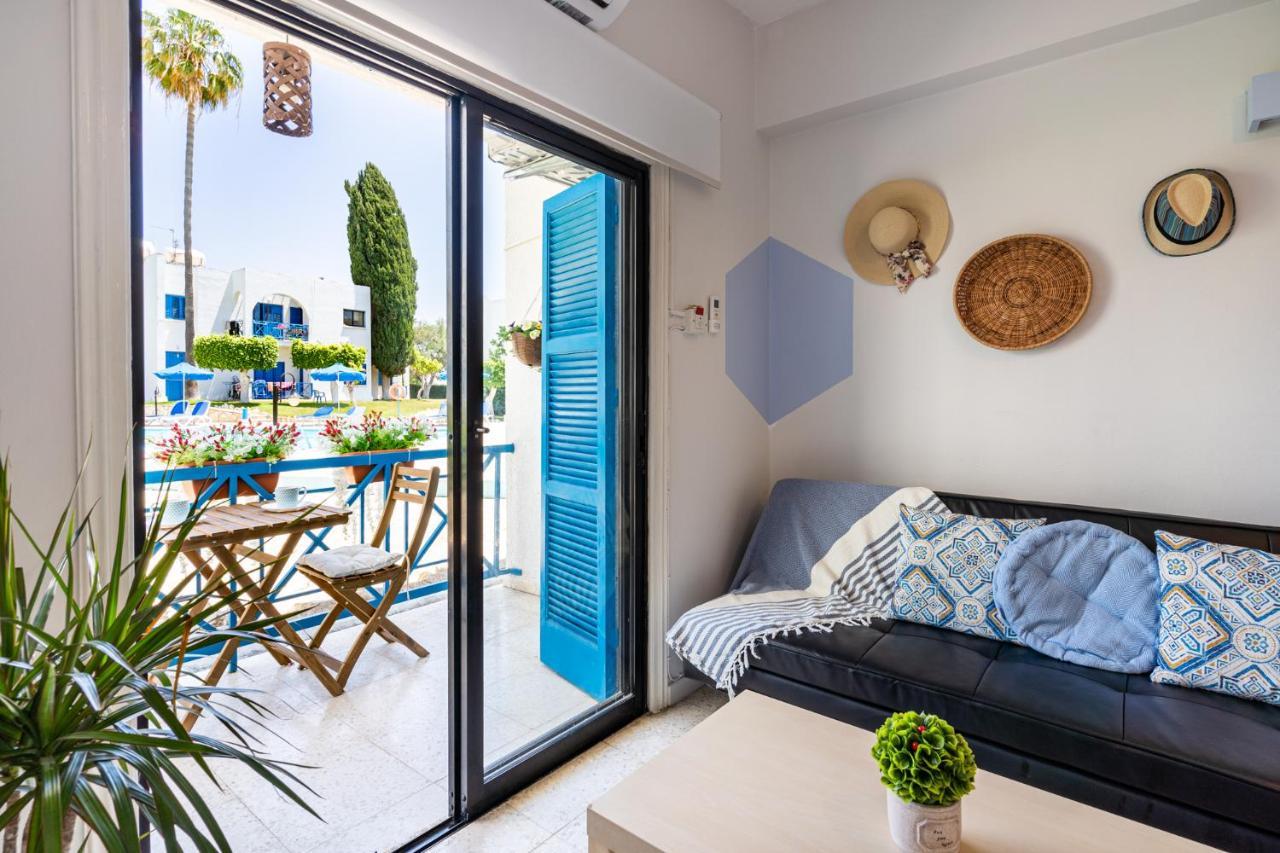 Sea Breeze 1-Br Apt In 皮拉 外观 照片